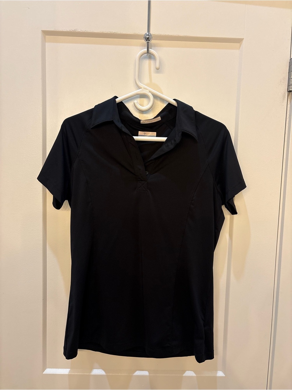 Medium Columbia Women's Black Polo-Style cooling technology Short Sleeve Top